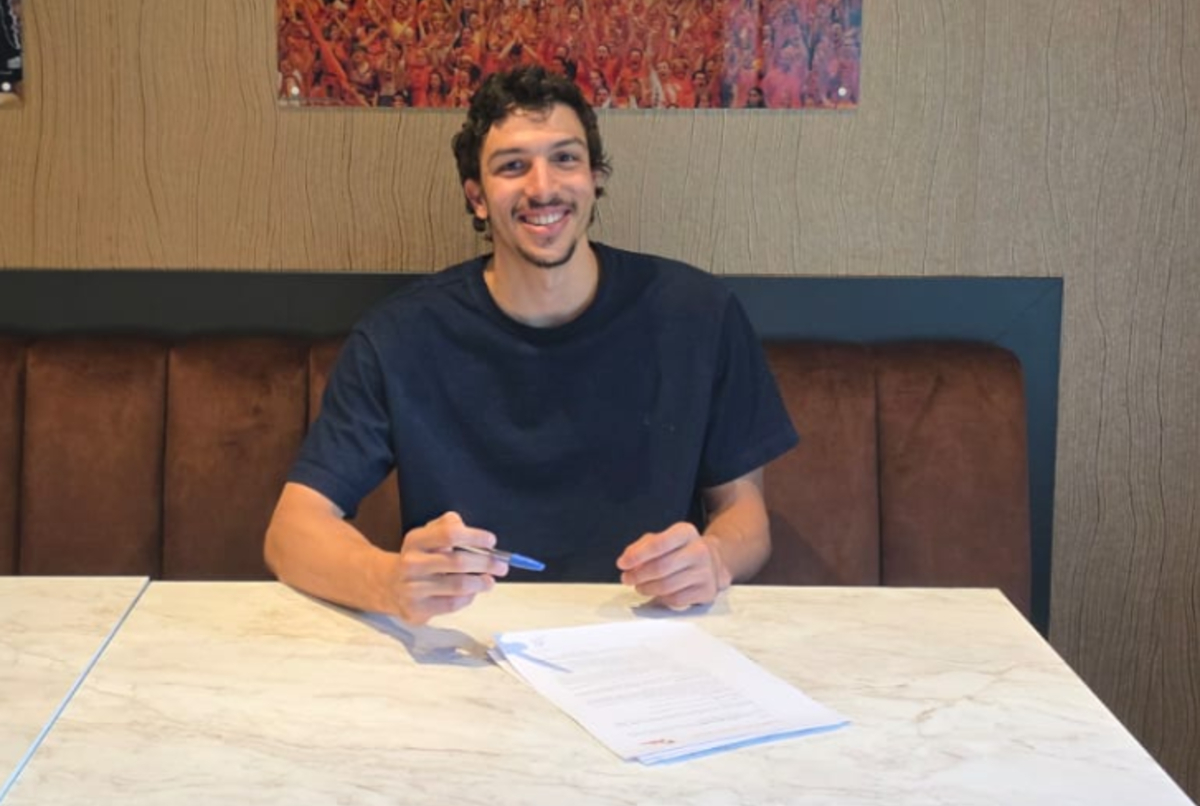 Schutter Adam El Bishry verlengt contract bij HV KRAS/Volendam