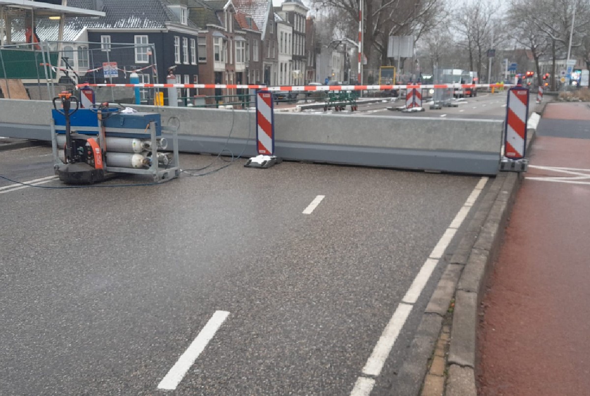 Beemsterbrug blijft langer dicht