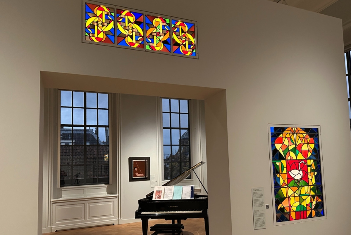 Vijf ramen verdwenen uit de burgemeesterswoning en doken op in een museum