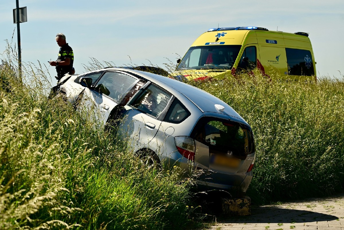 Ongeval op de dijk in Schardam / © Rooducties