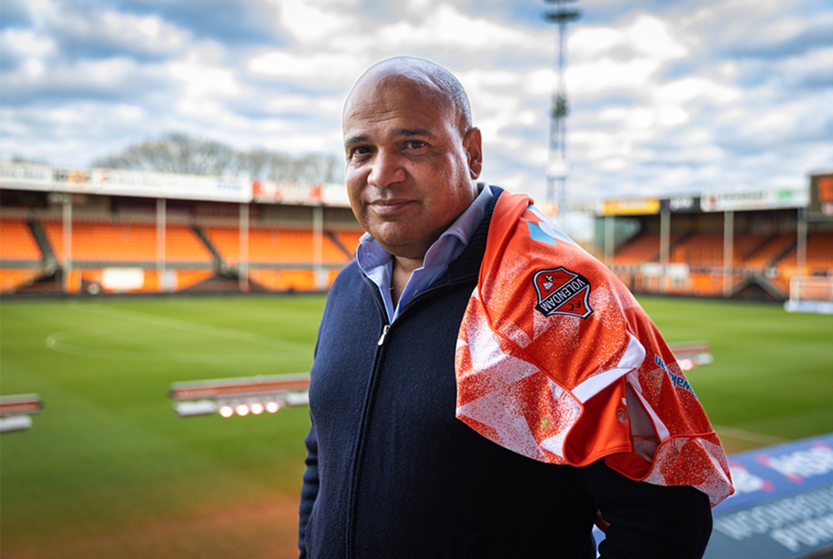 Technisch directeur Patrick Busby verlengt contract tot medio 2030