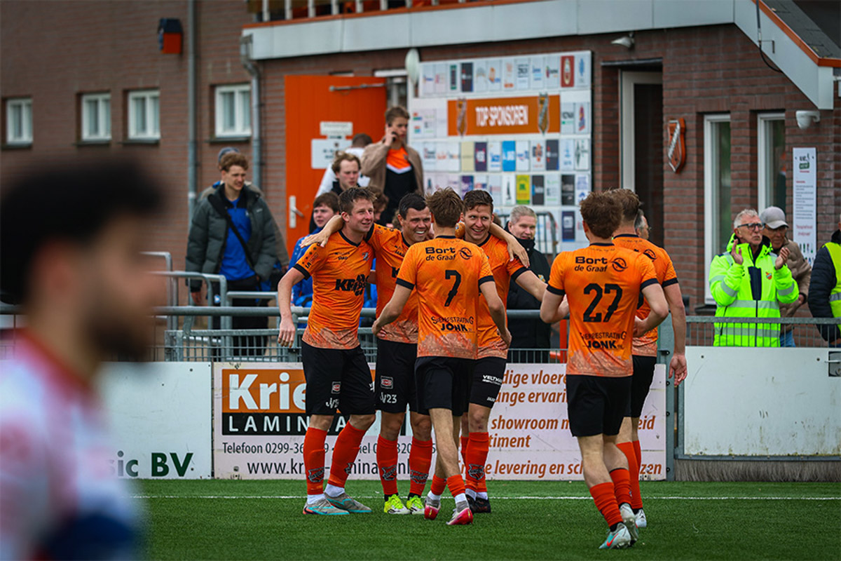 RKAV Volendam maakt er feest van in laatste thuiswedstrijd