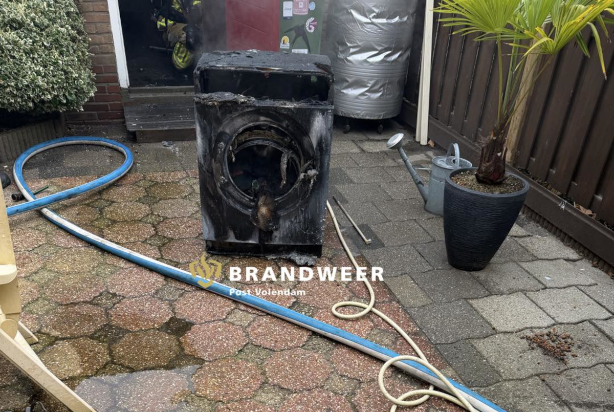Straalkachel zorgt voor schuurbrand in de Beemsterstraat