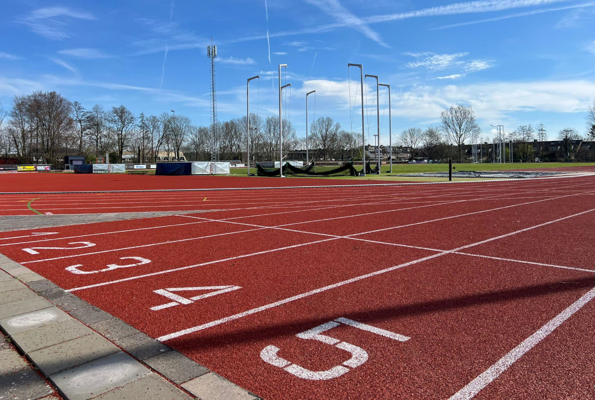 Atletiekbaan In Edam Vernieuwd Goedgekeurd En Klaar Voor De Wedstrijd 
