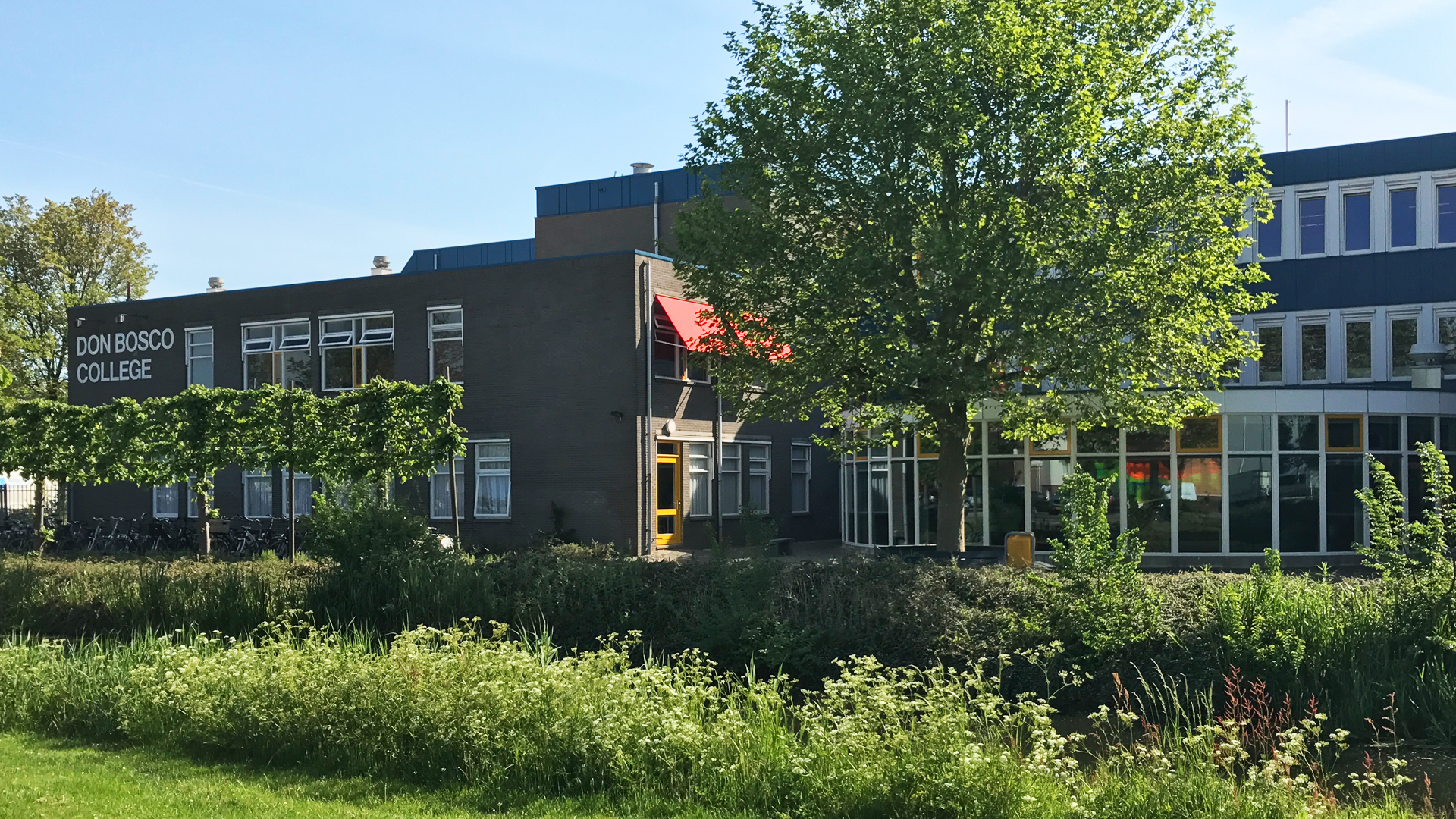 Bas Haring Geeft Kick off Op Het Don Bosco College Lokale Omroep bas-haring-geeft-kick-off-op-het-don-bosco-college-lokale-omroep