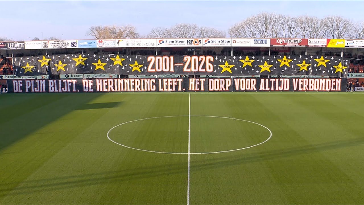 Spandoek FC Volendam herdenking Cafébrand